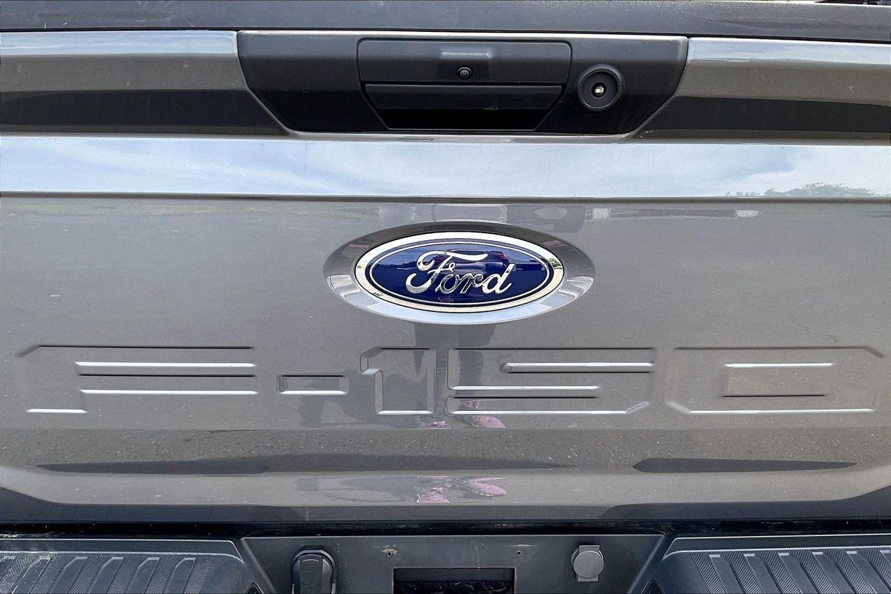 Used 2023 CARBONIZED GRAY METALLIC Ford XLT image 27