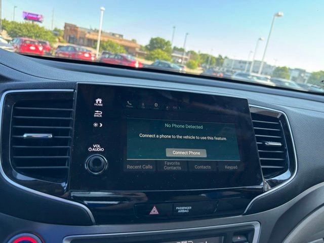 Used 2019 White Diamond Pearl Honda EX image 16