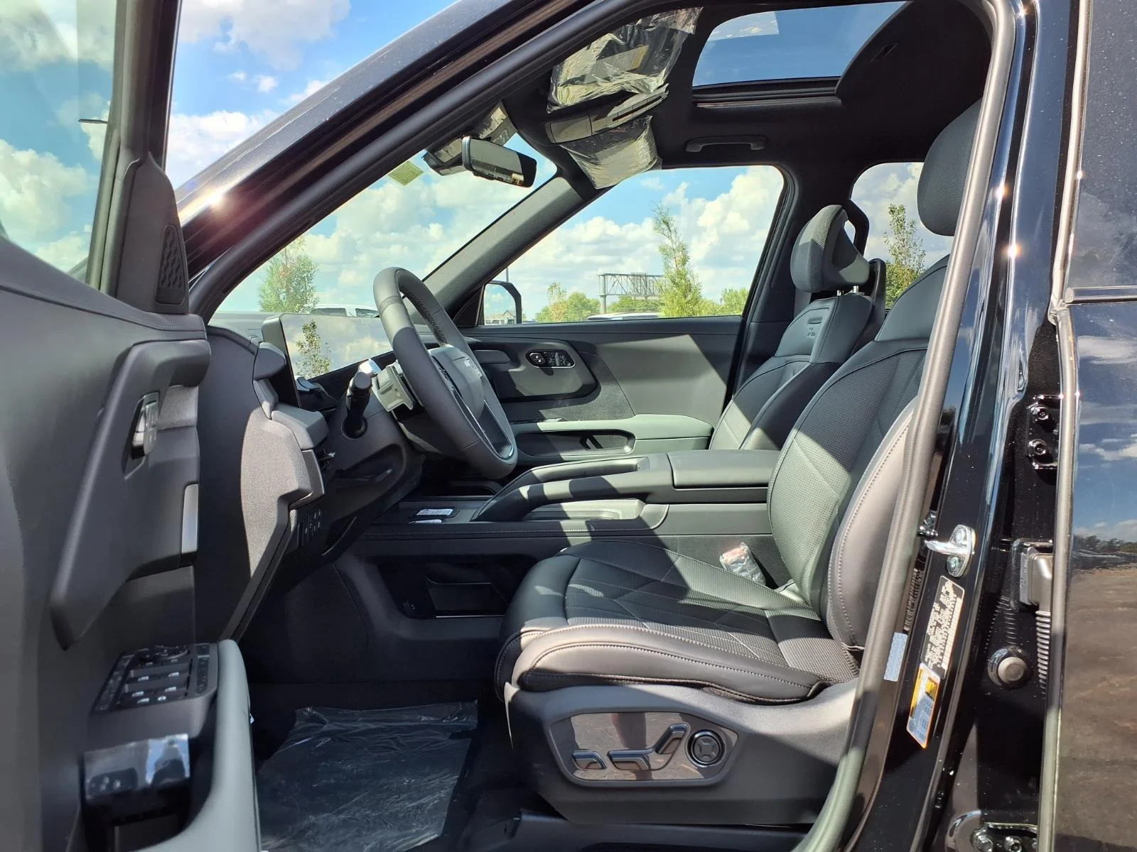 New 2027 Ebony Black KIA X-LINE SX AWD image 14