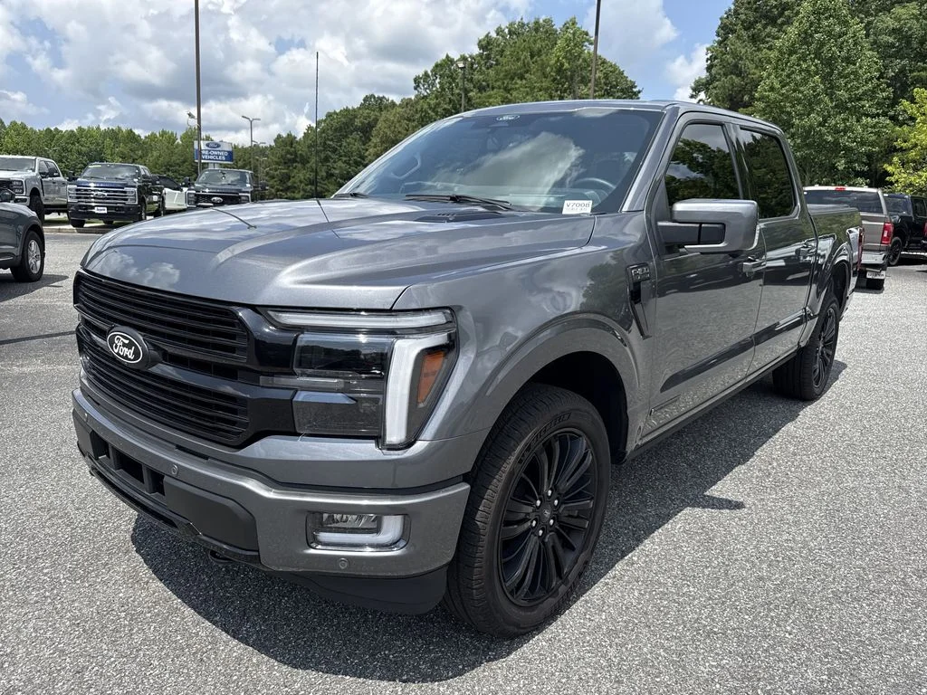 Used 2025 Gray Ford Platinum image 3