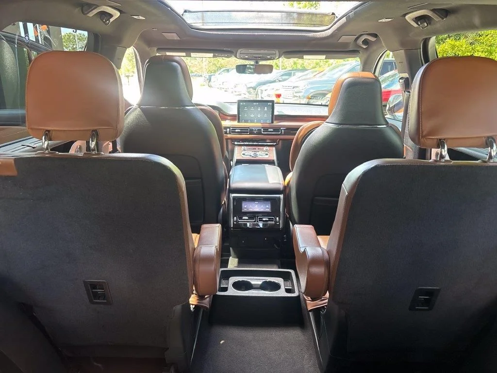 Used 2023 Beige Lincoln Reserve image 16