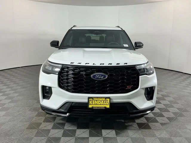 New 2026 Star White Metallic Tri-Coat Ford ST image 2