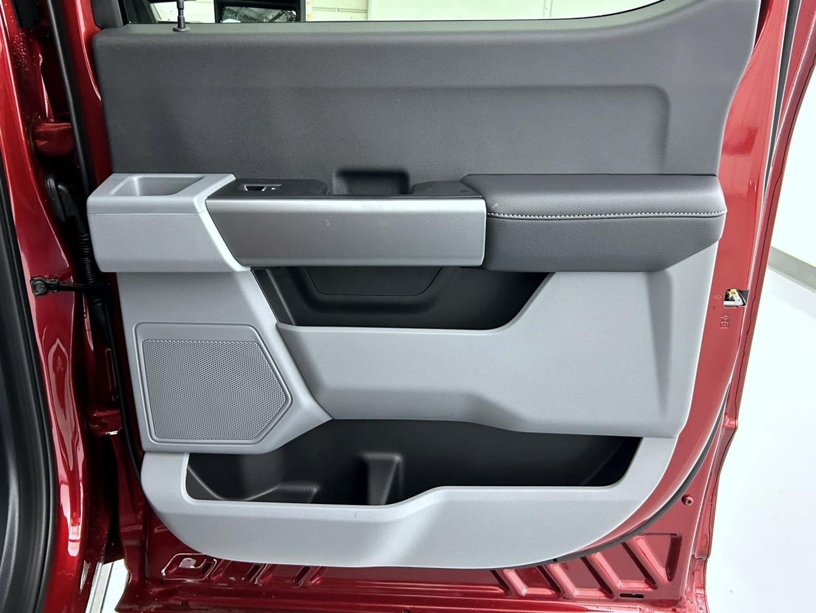 New 2026 Ruby Red Metallic Tinted Clearcoat Ford XLT image 17