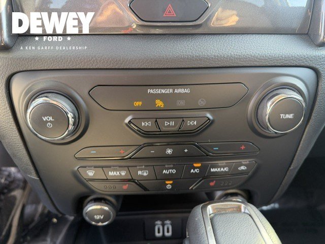 Used 2020 Silver Metallic Ford LARIAT image 18