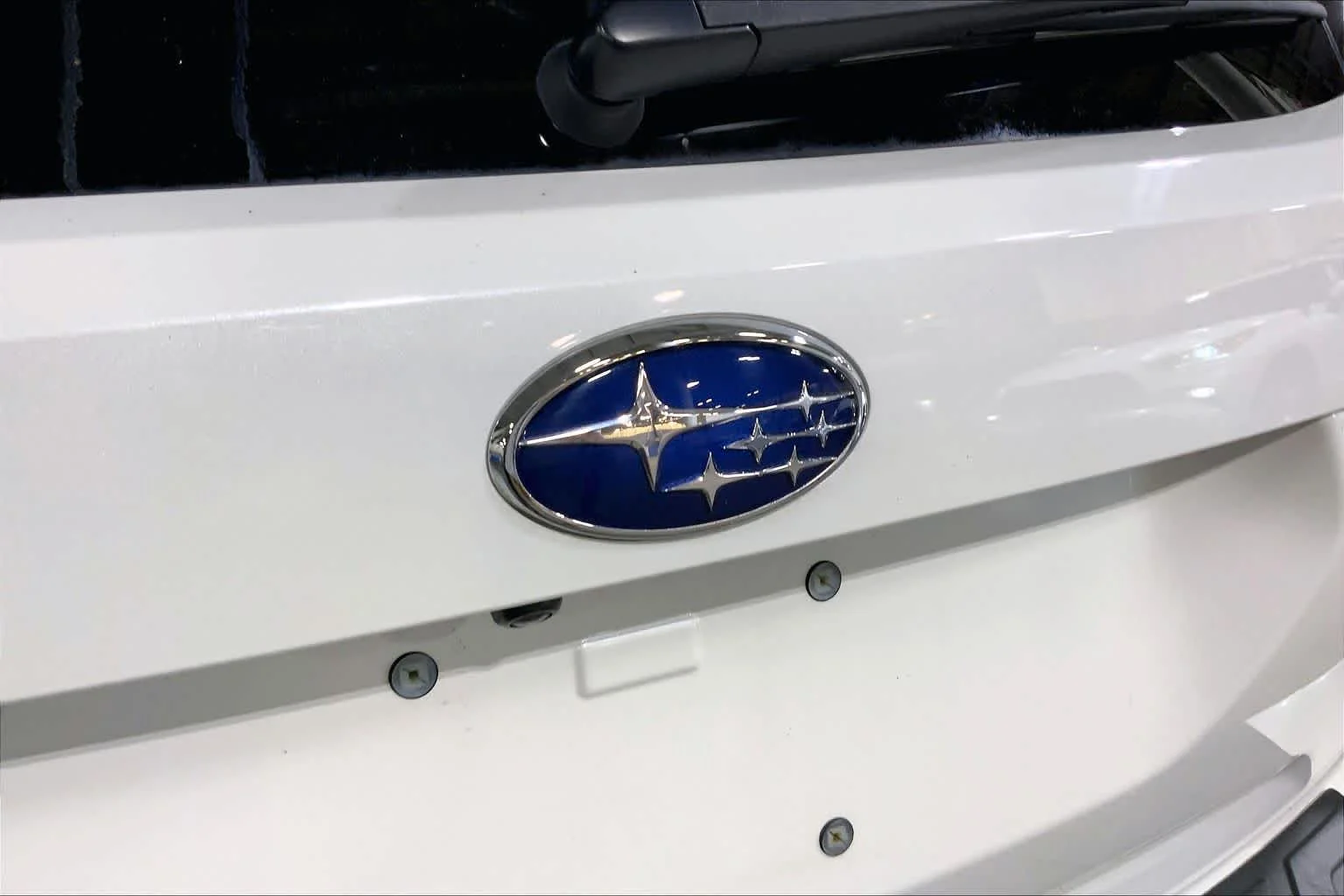 Used 2019 Crystal White Pearl Subaru Limited image 60