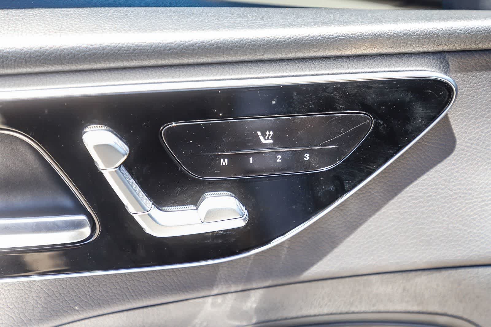 Used 2022 Black Mercedes-Benz C 300 image 23