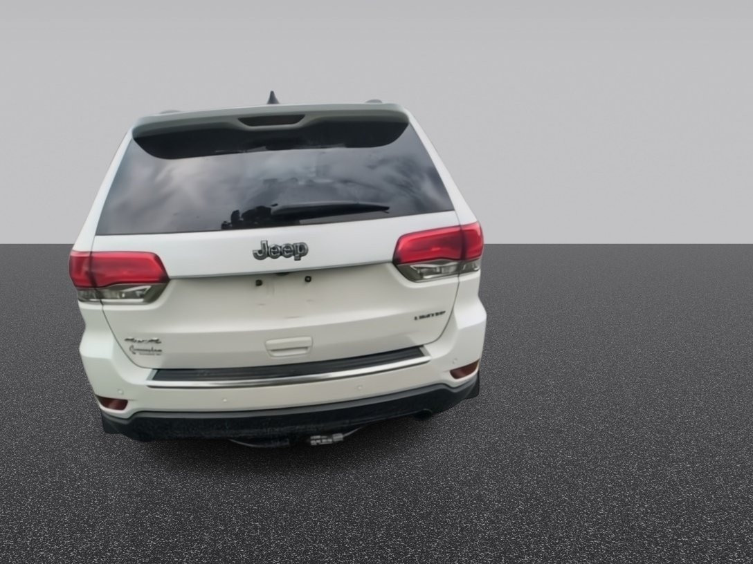 Used 2018 Bright White Clearcoat Jeep Limited image 7