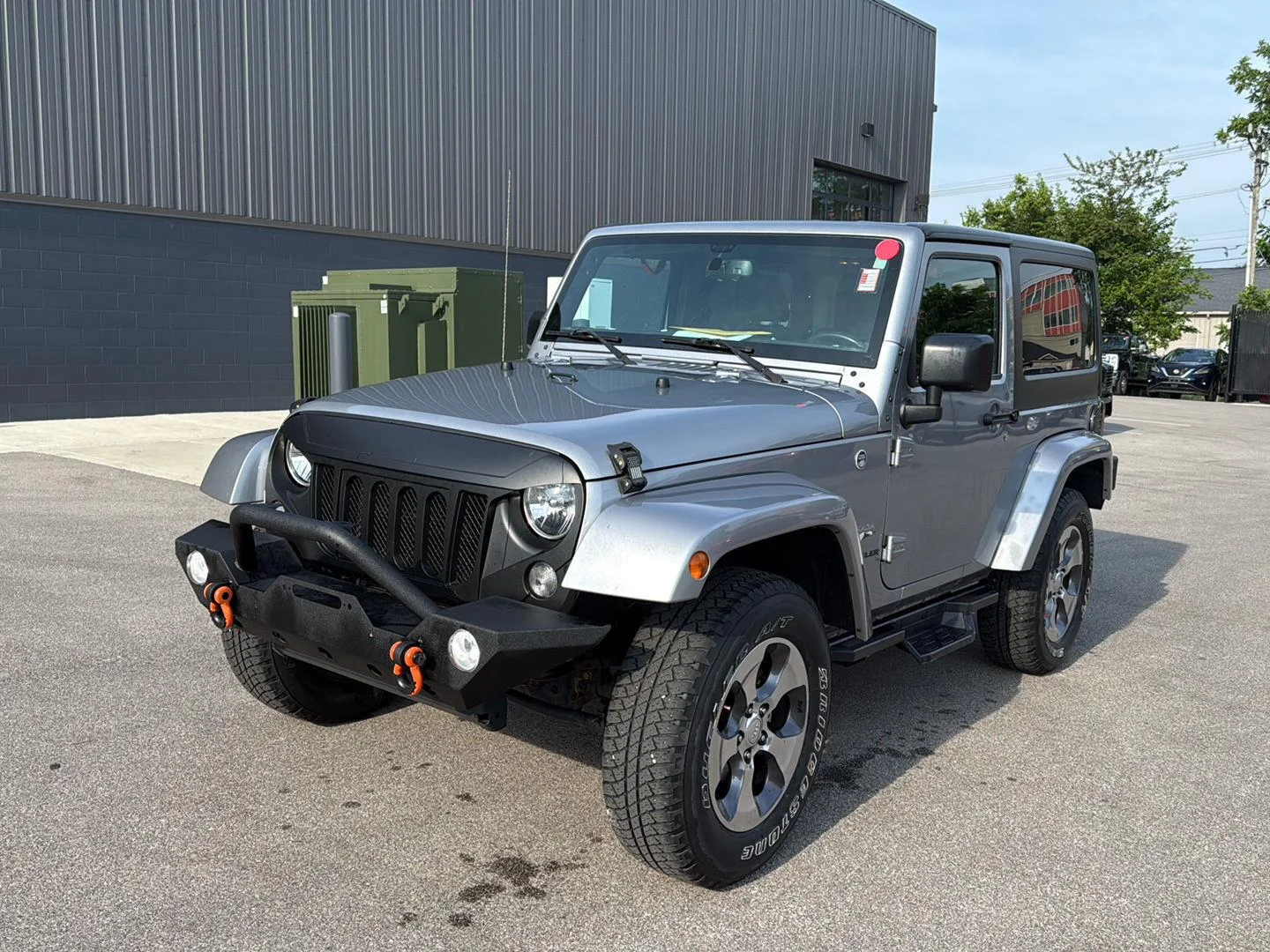 Used 2016 Billet Silver Metallic Clearcoat Jeep Sahara image 7