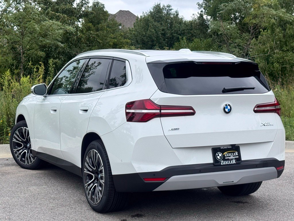 New 2026 Alpine White BMW 30 xDrive image 4