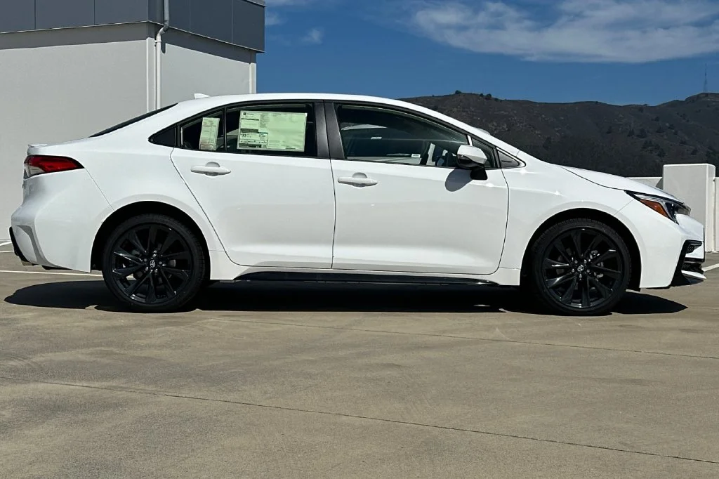 New 2027 Ice Cap Toyota  SE image 3