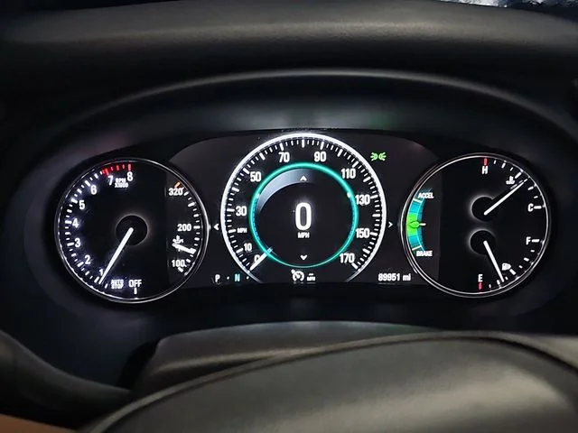 Used 2019 Black Buick Essence image 12