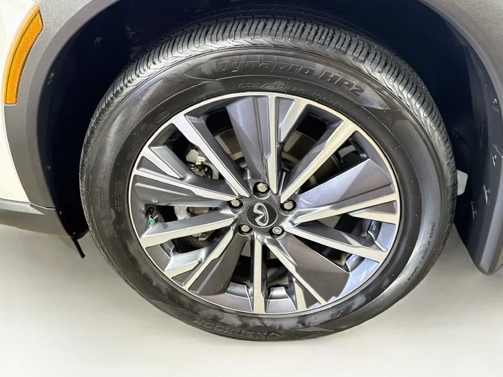 Certified Used 2027 White INFINITI LUXE image 45