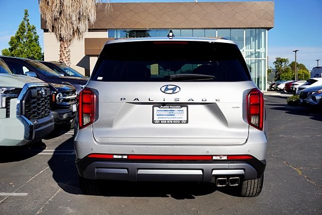 Used 2025 Silver Hyundai SEL image 8