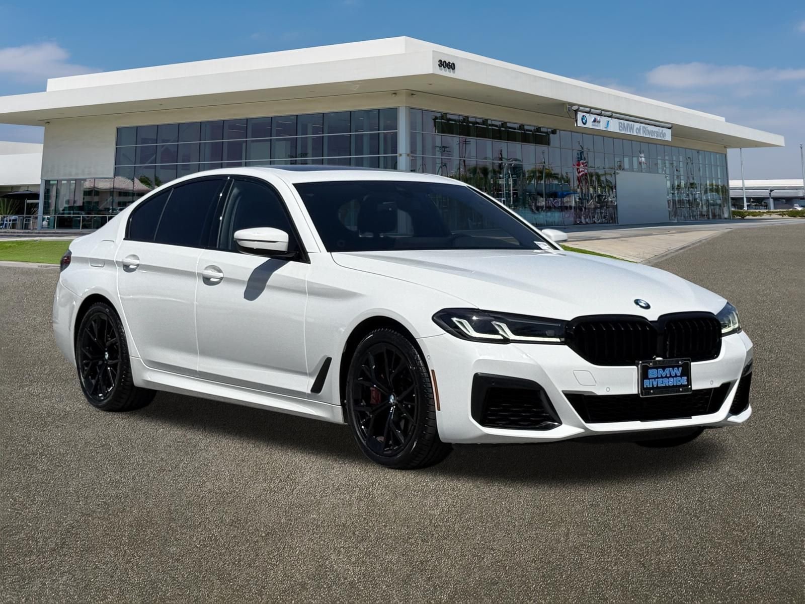Used 2023 Alpine White BMW 540i image 2
