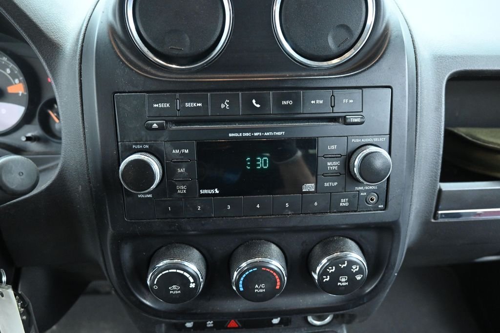 Used 2014 Deep Cherry Red Crystal Pearlcoat Jeep Latitude image 14