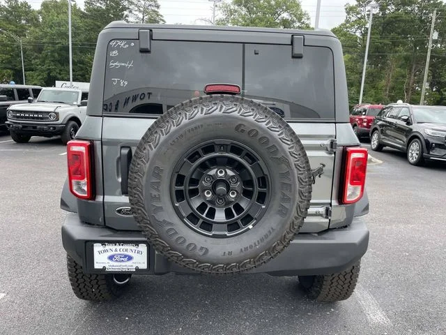New 2026 Carbonized Gray Metallic Ford Big Bend image 4