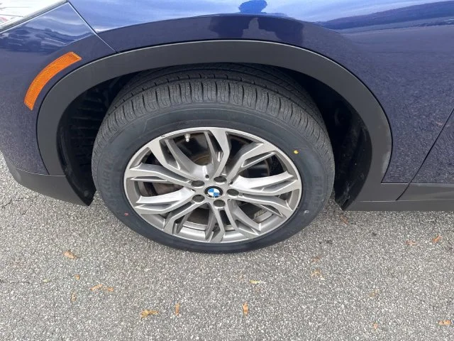 Used 2018 Blue BMW xDrive28i image 13