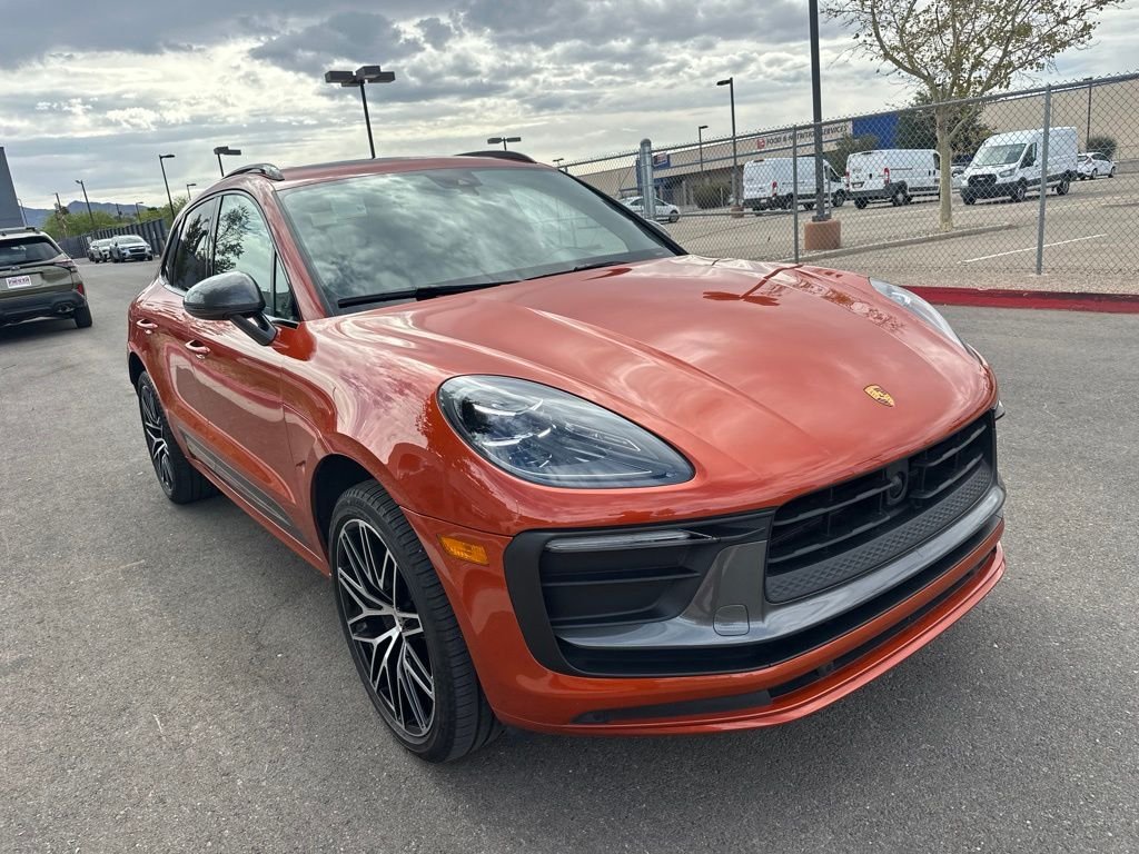 Used 2024  Porsche T image 3