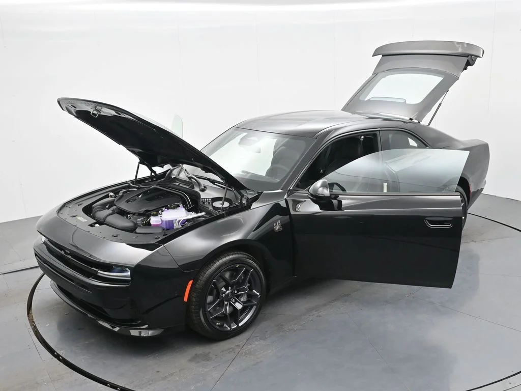 New 2026 Diamond Black Crystal Pearlcoat Dodge Scat Pack image 43