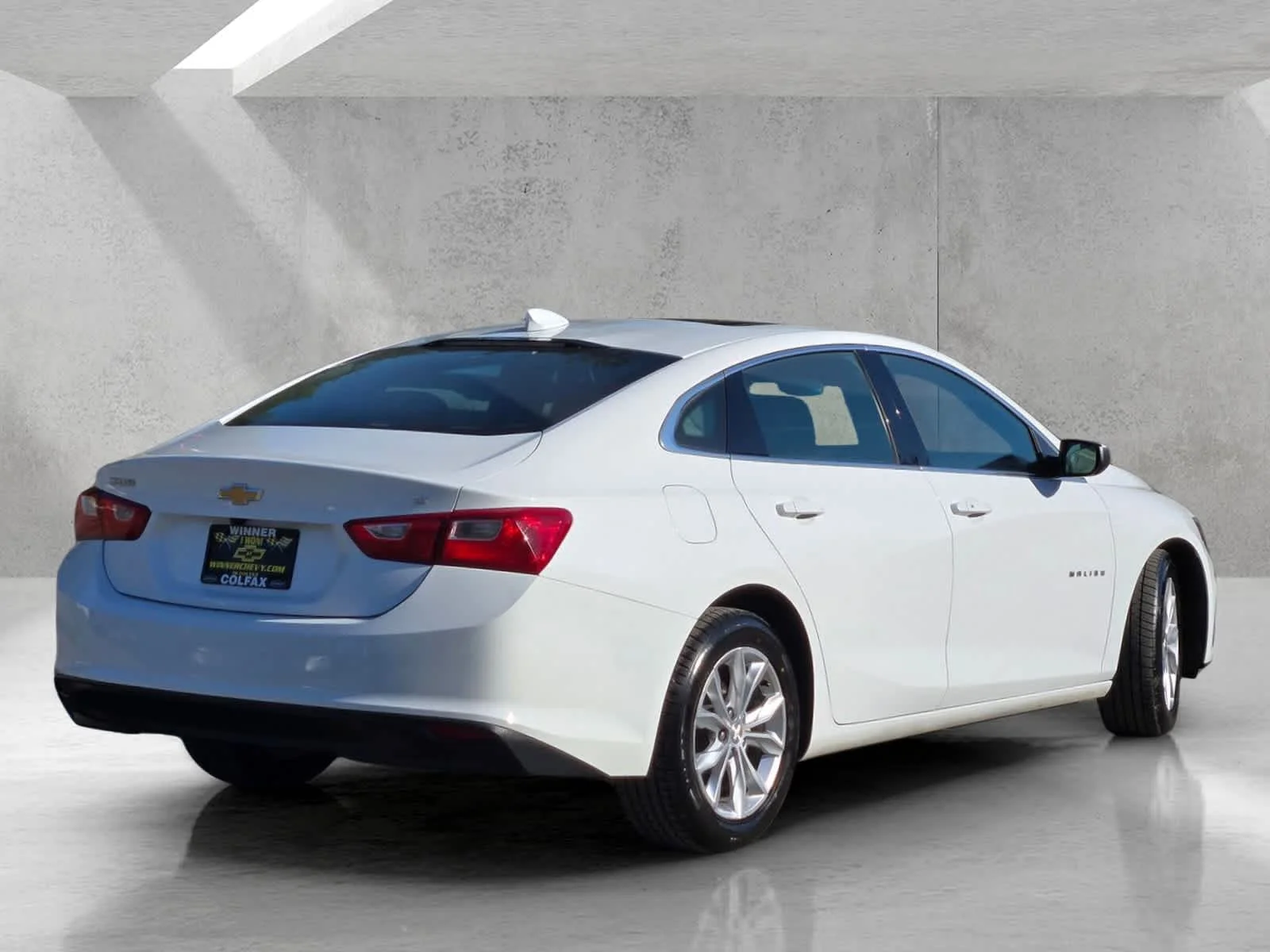 Used 2023 Summit White Chevrolet LT image 4