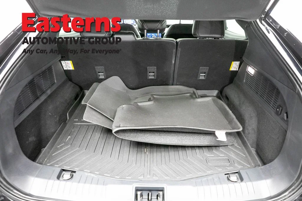 Used 2021 Black Ford Select image 9