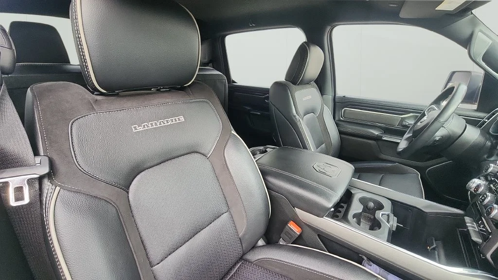 Used 2024 Silver Ram Laramie image 9