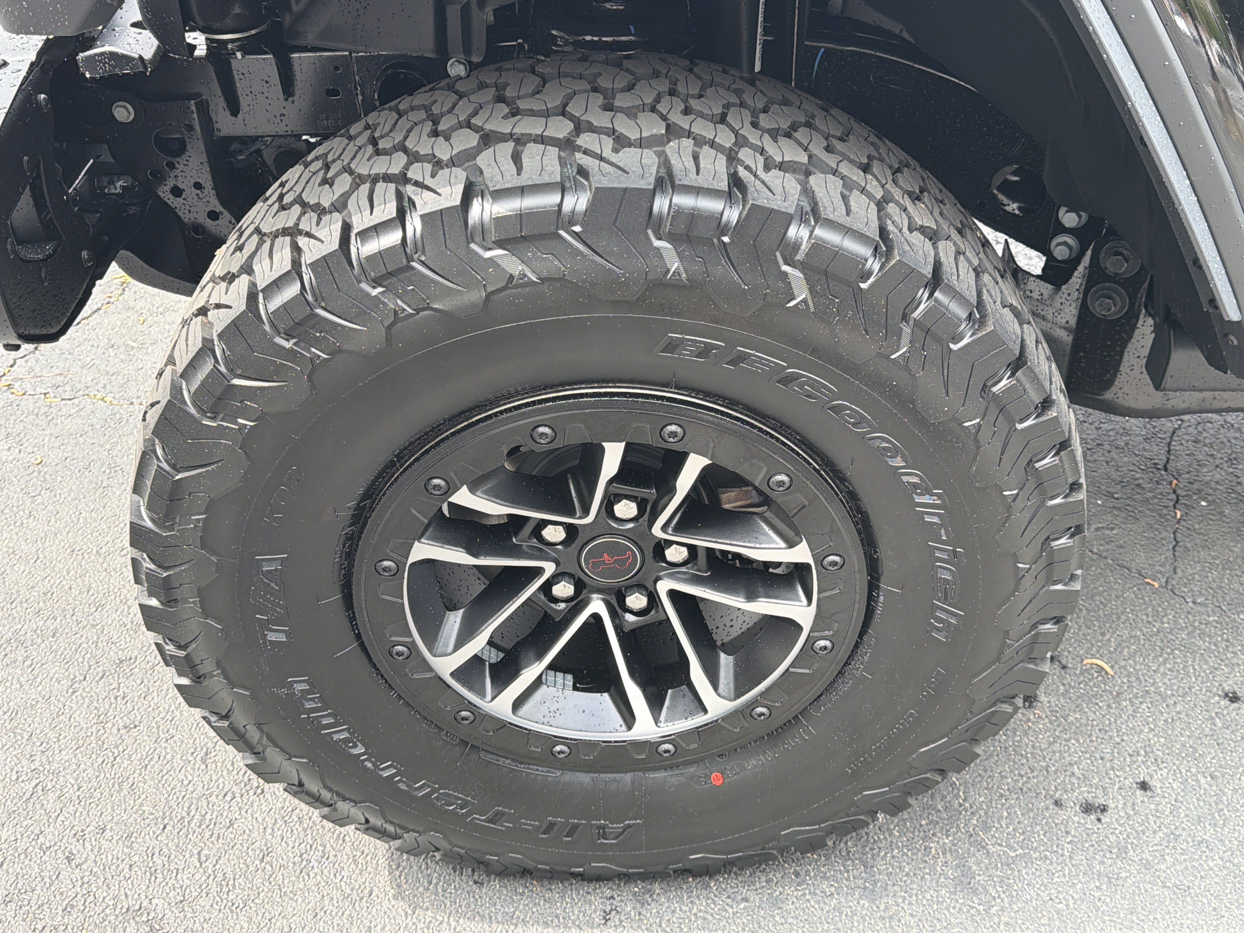 New 2026 Black Clear-Coat Exterior Paint Jeep Rubicon image 13