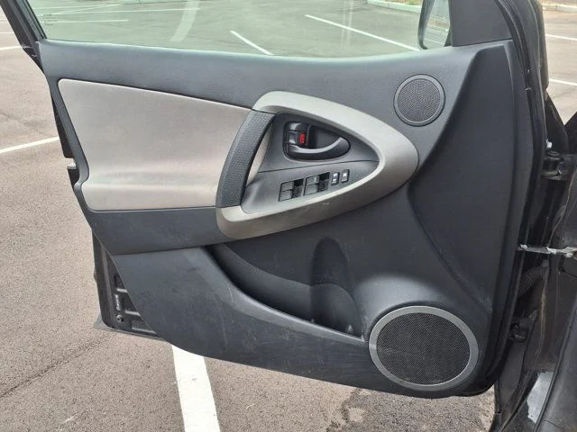 Used 2011 Black Toyota Base image 15