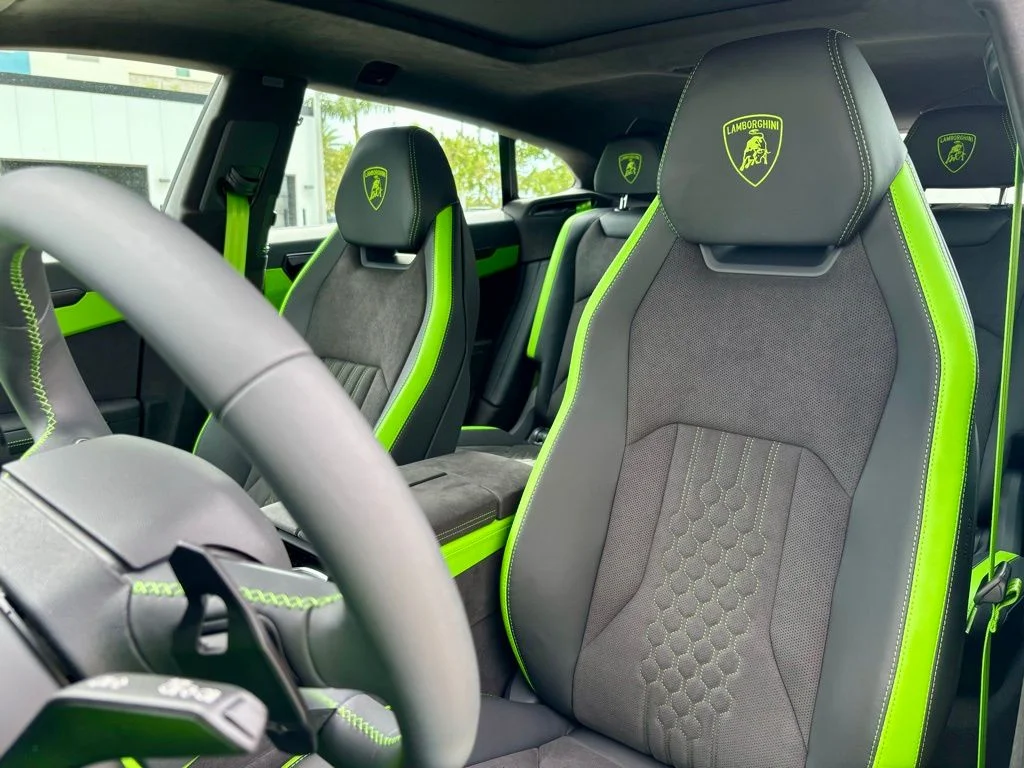 New 2026 Green Lamborghini SE image 7