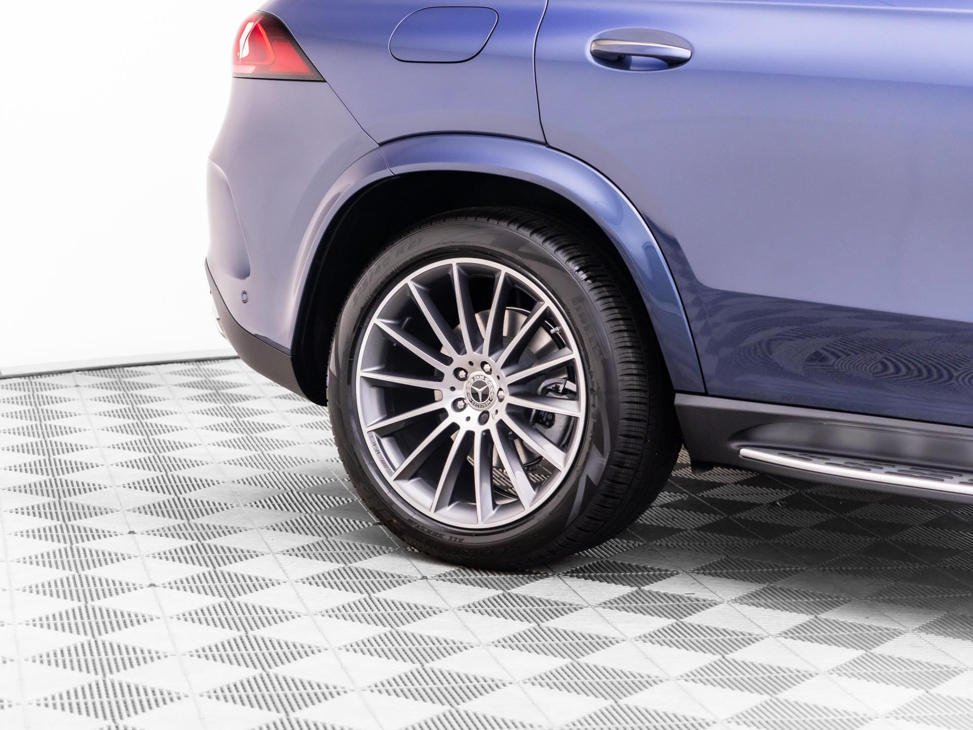 New 2027 Blue Mercedes-Benz GLE 450 image 38