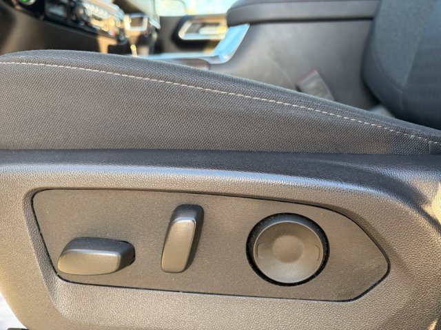 Used 2025 White Chevrolet RST image 28