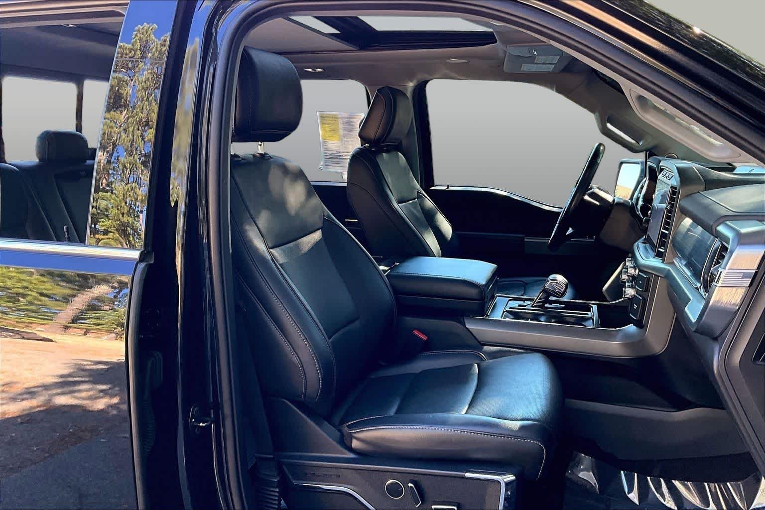 Used 2021 Agate Black Metallic Ford LARIAT image 9