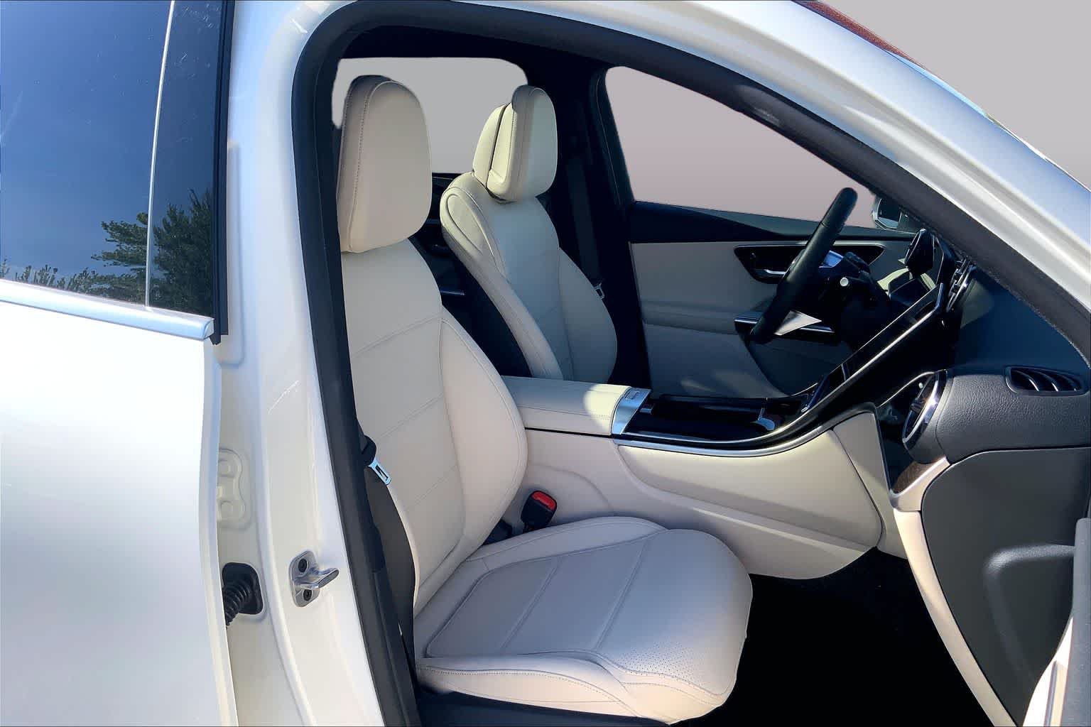 Certified Used 2026 Polar White Mercedes-Benz GLC 300 image 8