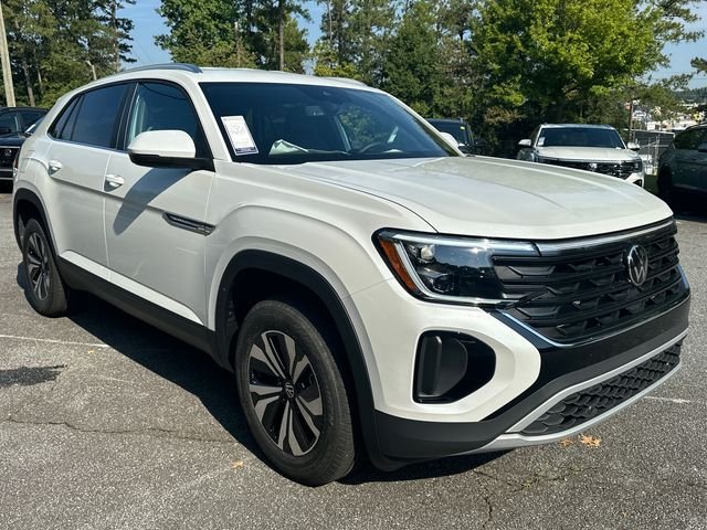 New 2026 White Volkswagen SE image 3