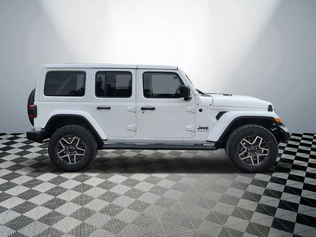 New 2025 Bright White Clear-Coat Exterior Paint Jeep Sahara image 4