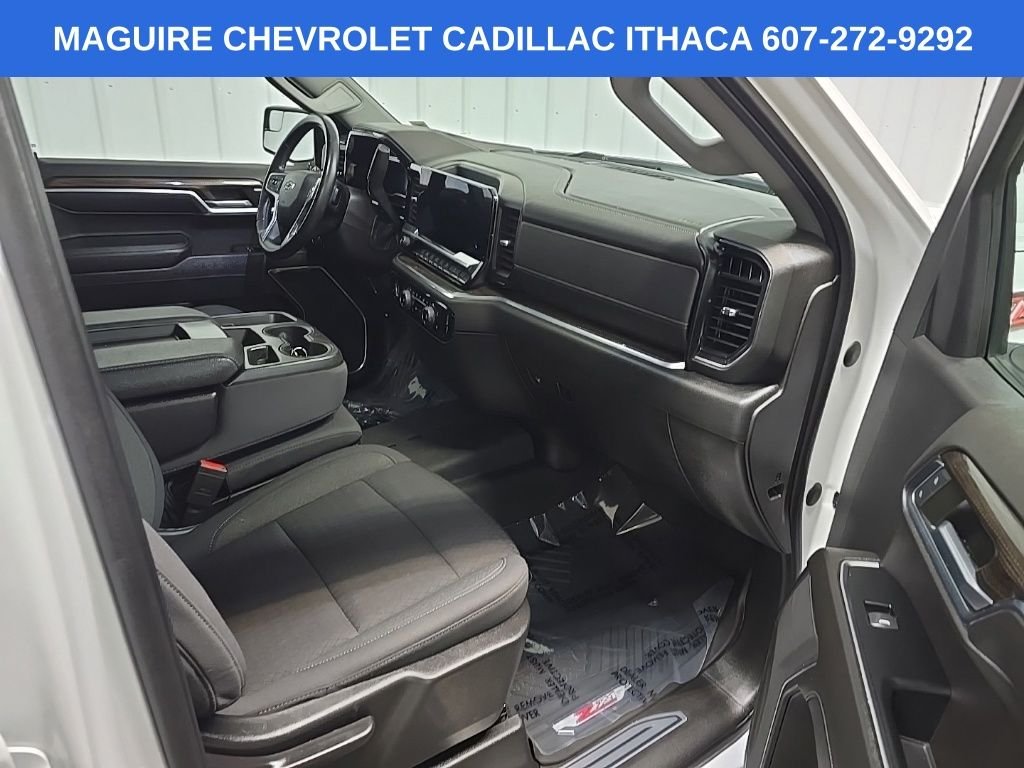 Used 2022 White Chevrolet RST image 15