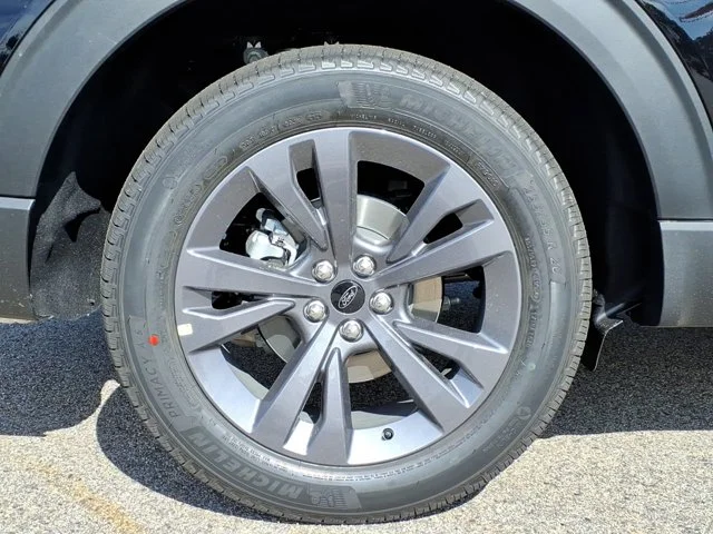 New 2026 Agate Black Metallic Ford Active image 27