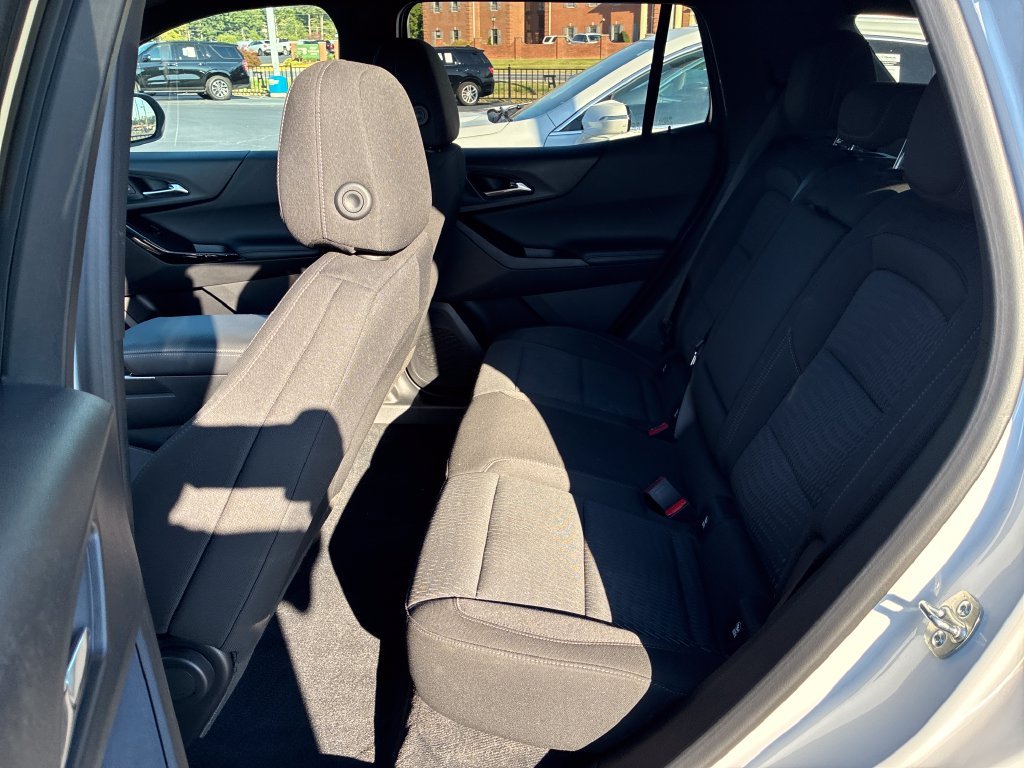 Used 2025 White Chevrolet LT image 17