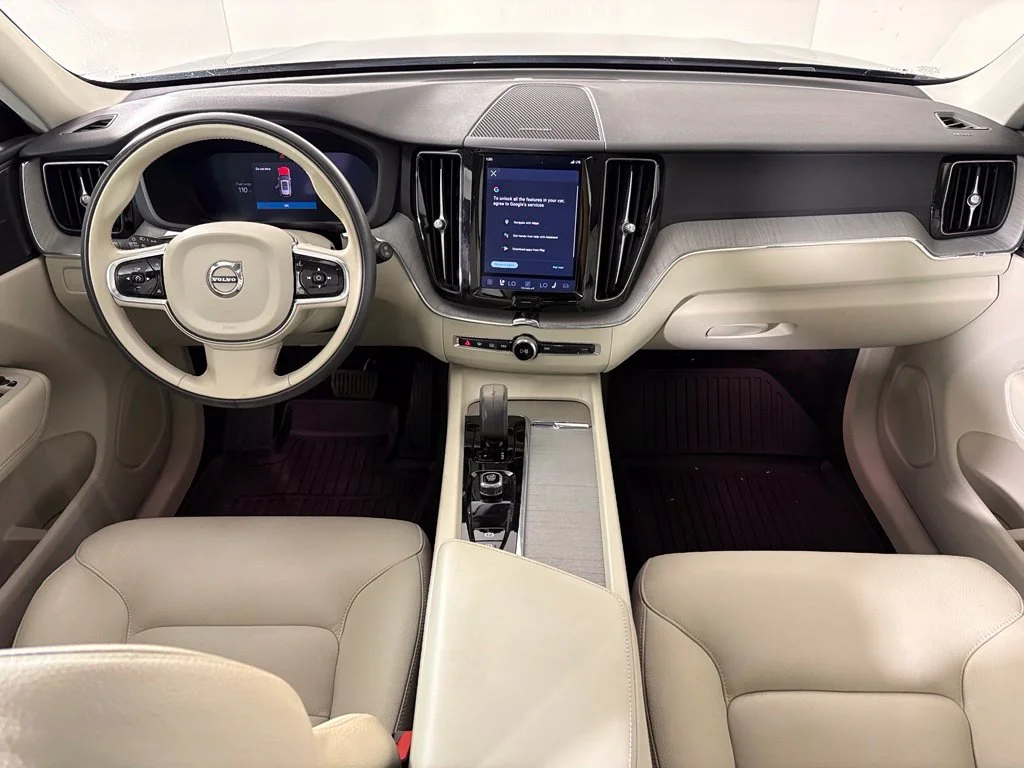 Used 2024 Blue Volvo T8 Plus Dark Theme image 31