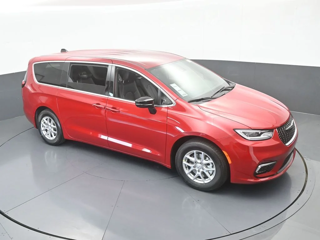 New 2026 Red Hot Pearl-Coat Exterior Paint Chrysler Select image 50