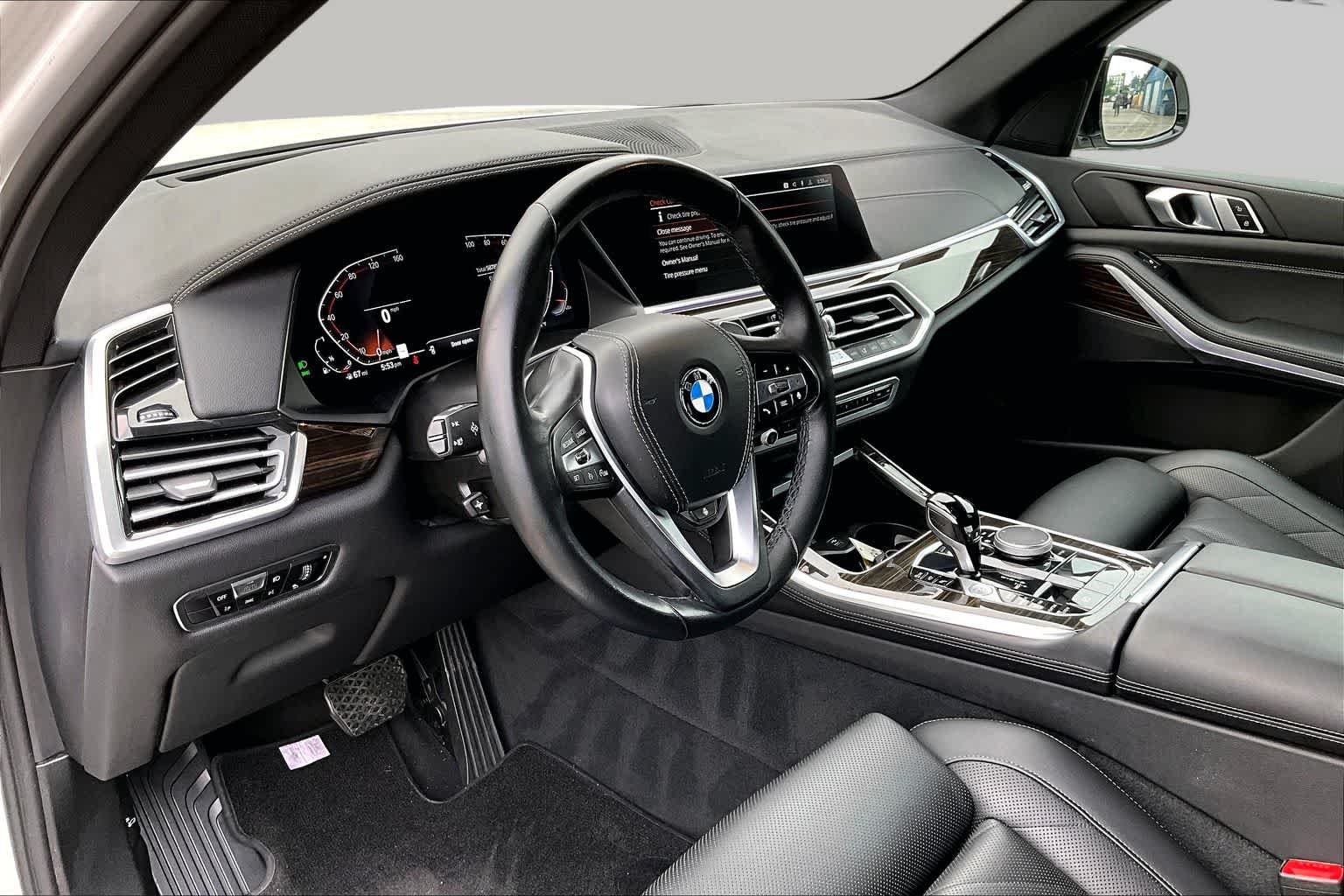 Used 2023 Alpine White BMW sDrive40i image 18