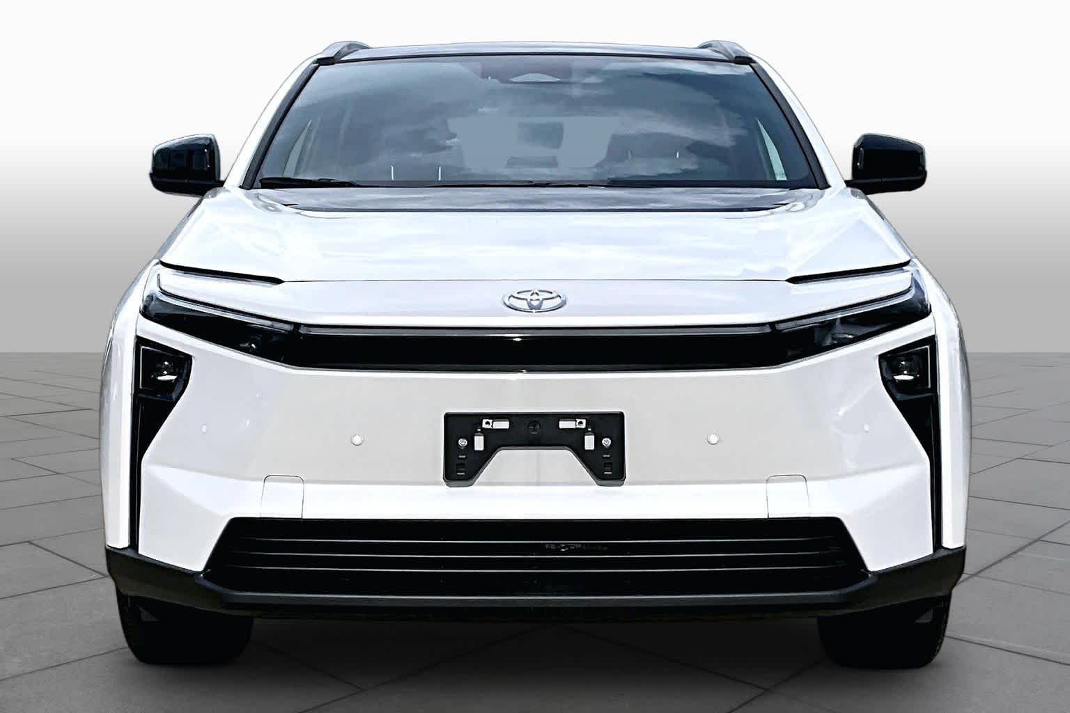 Certified Used 2026 Wind Chill Pearl Toyota XLE Plus image 3