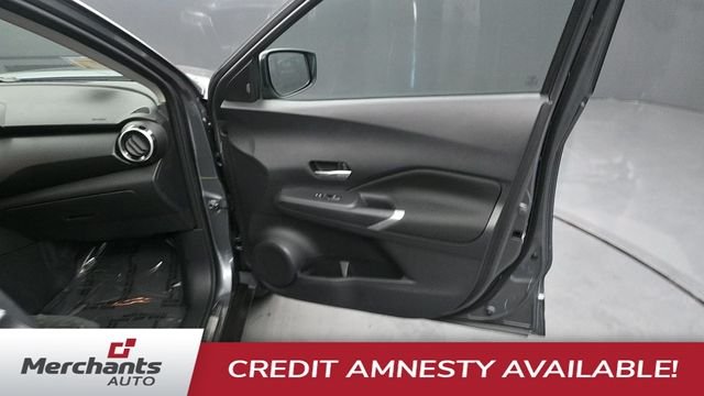 Used 2024 Gray Nissan SV image 10