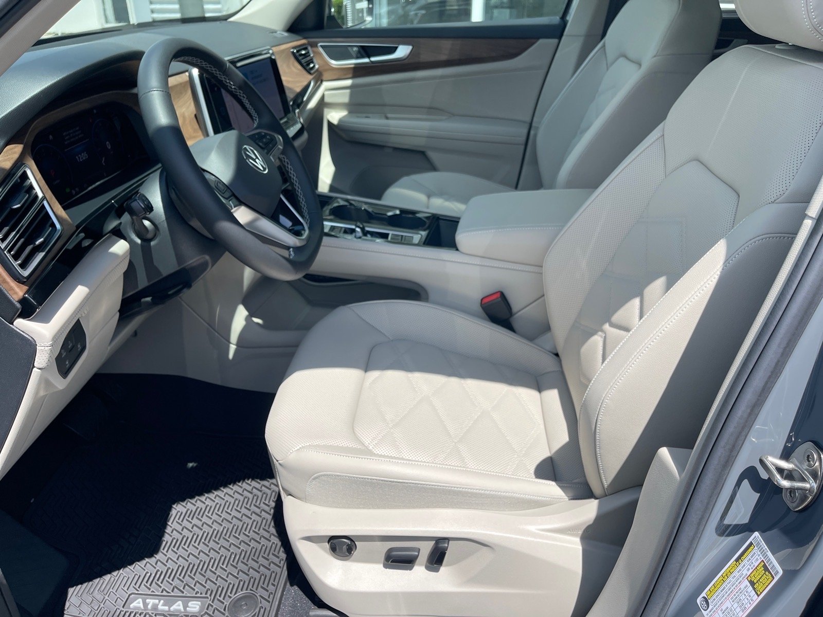 New 2026 Pure Gray Volkswagen SE image 10