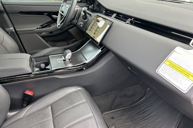 New 2026 Santorini Black Land Rover Hoxton Edition image 14