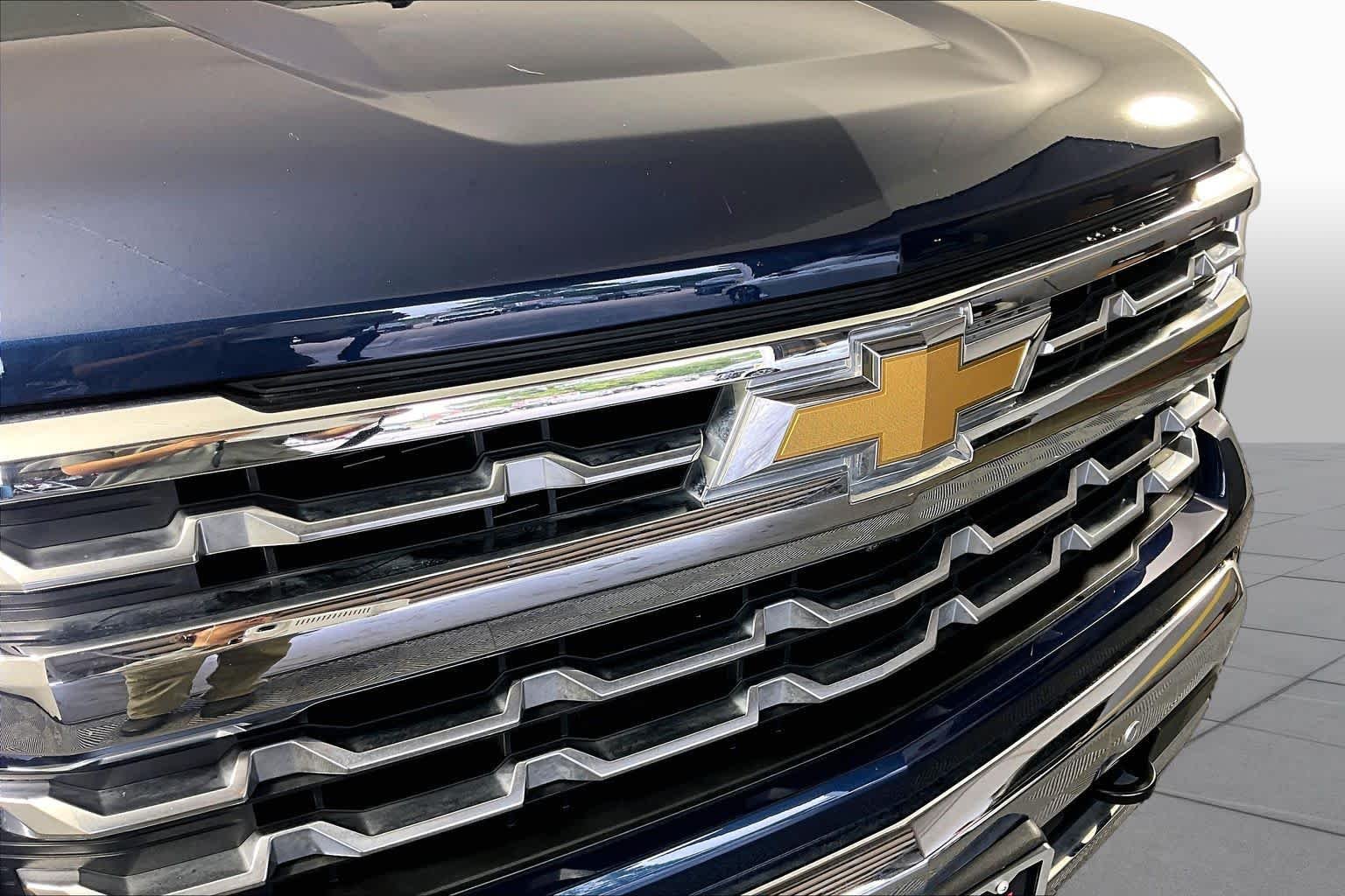 Used 2023 Northsky Blue Metallic Chevrolet LTZ image 29