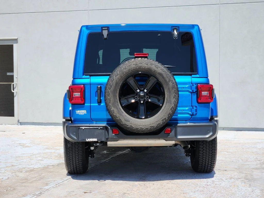 Used 2022 Hydro Blue Pearlcoat Jeep Unlimited Sahara Altitude image 7