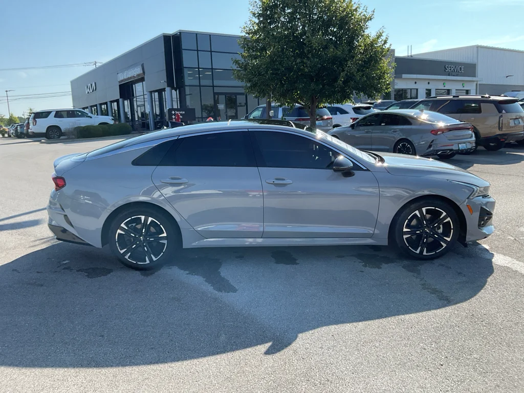 Used 2023 Wolf Gray Kia GT-Line image 11