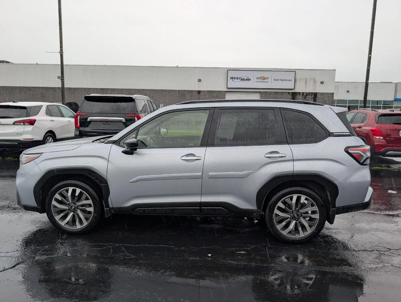 Used 2025 Ice Silver Metallic Subaru Touring image 5