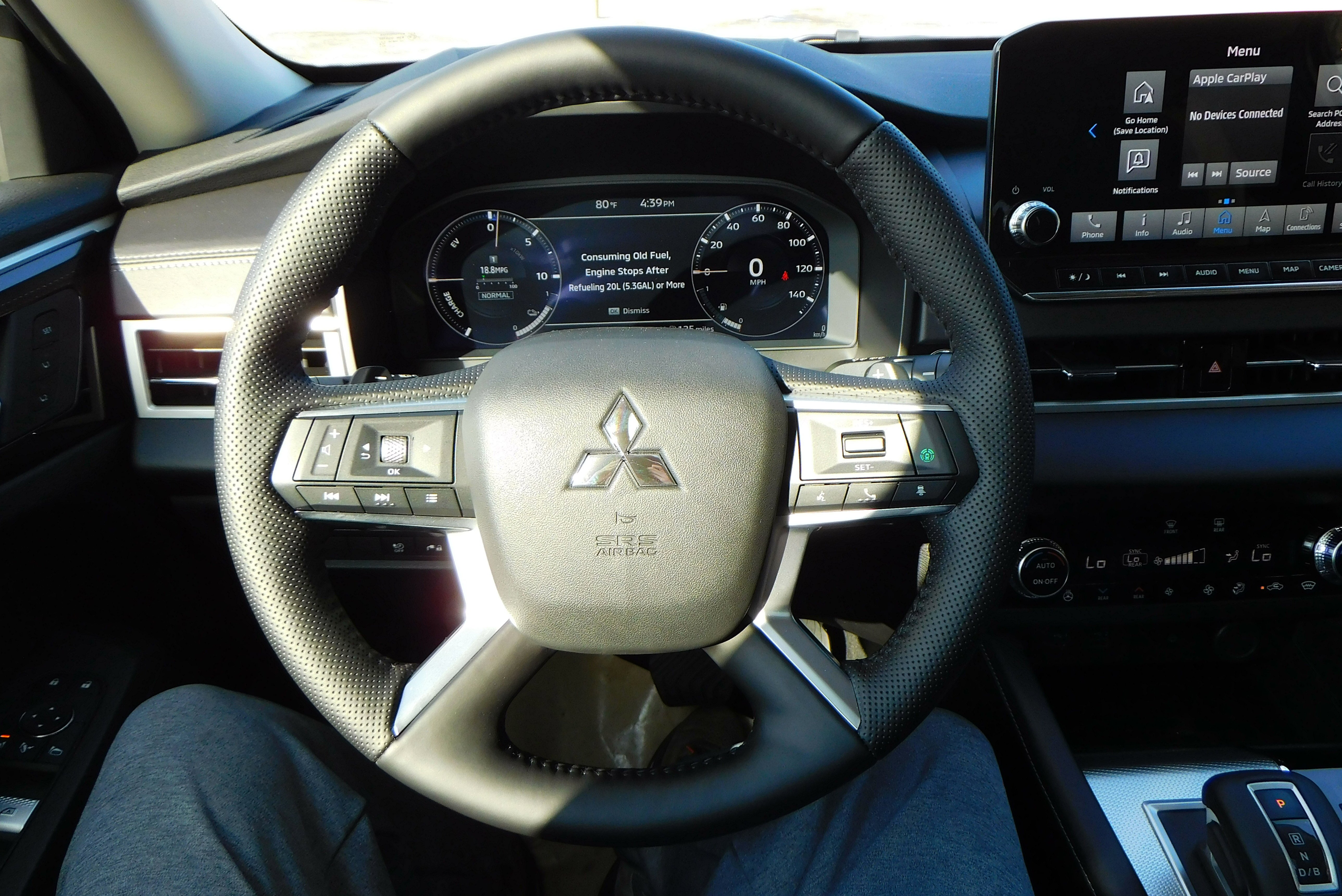 Used 2025 WHITE DIMD Mitsubishi SEL Platinum Edition image 19